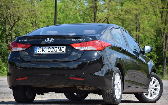 Hyundai Elantra cena 29900 przebieg: 142000, rok produkcji 2011 z Węgorzewo małe 631